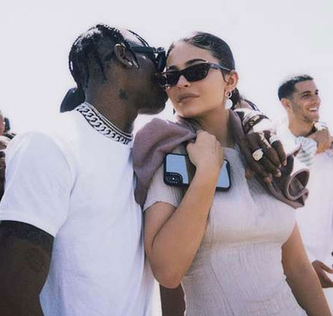 Kylie Jenner revela significado de tatuagem que tem com o ex Travis Scott; confira!