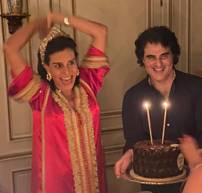 Narcisa Tamborindeguy comemora mais um ano de vida e Chiquinho Scarpa rouba a cena