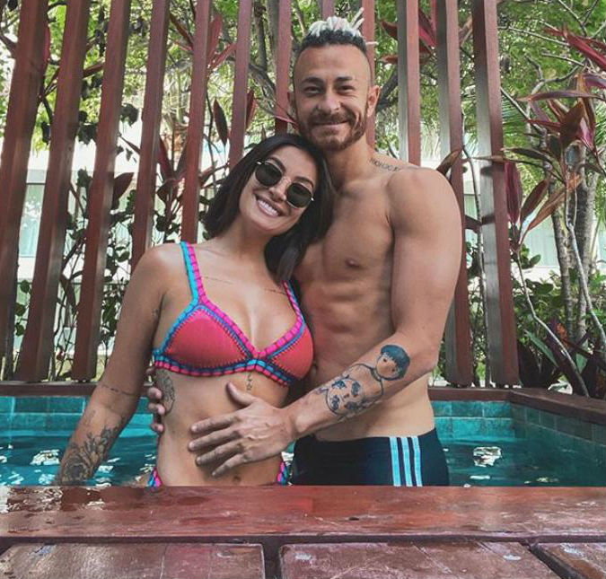 Bianca Andrade faz viagem romântica para o Pernambuco com o namorado