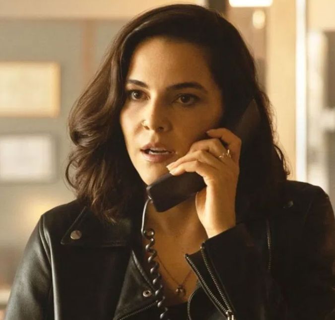 Gênero antes raro em produções brasileiras, o terror vem ganhando cada vez mais espaço no cinema e na televisão nacionais. Bom Dia Verônica, por exemplo, fez o maior sucesso na Netflix e os fãs já esperam ansiosamente pela segunda temporada, já confirmada! A seguir, veja outras séries e filmes de terror e suspense brasileiros para você assistir! Gênero antes raro em produções brasileiras, o terror vem ganhando cada vez mais espaço no cinema e na televisão nacionais. Bom Dia Verônica, por exemplo, fez o maior sucesso na Netflix e os fãs já esperam ansiosamente pela segunda temporada, já confirmada! A seguir, veja outras séries e filmes de terror e suspense brasileiros para você assistir!