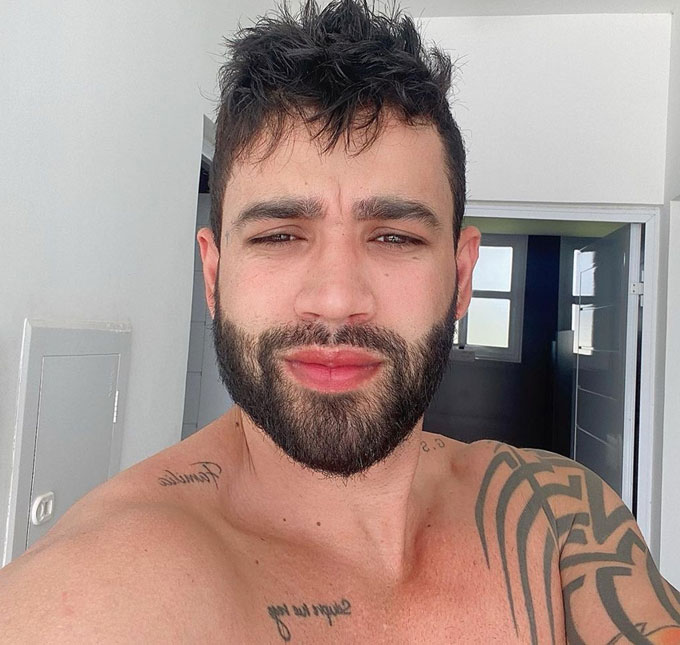 Gusttavo Lima não saiu de mansão em que vivia com Andressa Suita por ordem de justiça, diz colunista