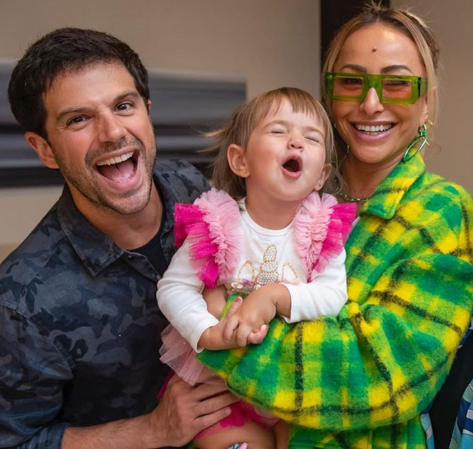 Fofos! Zoe encanta ao fazer careta em foto com Sabrina Sato e Duda Nagle nas redes sociais!