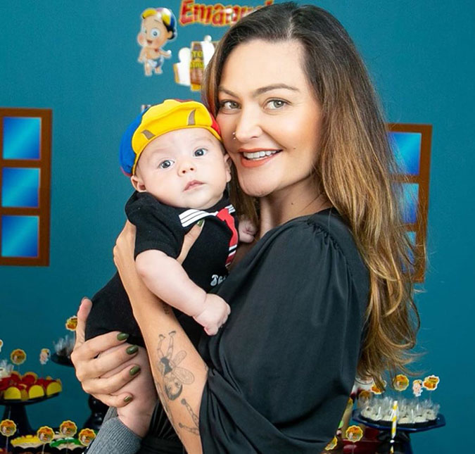 Em comemoração aos três meses do filho, Laura Keller escolhe fantasia de Quico, do Chaves, para o bebê: <i>Meu tesouro</i>