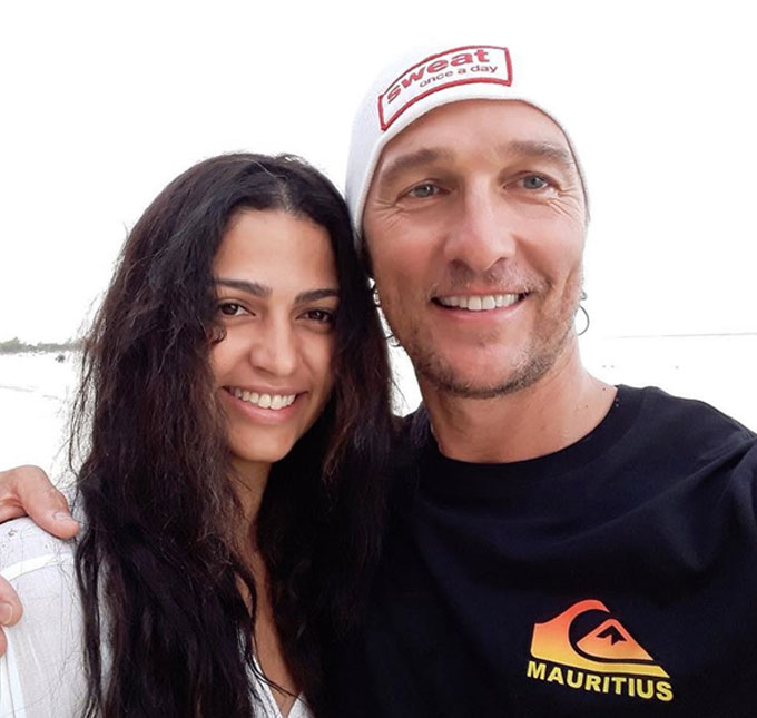 Camila Alves celebra aniversário de Matthew McConaughey com vídeo raro dos filhos; assista!