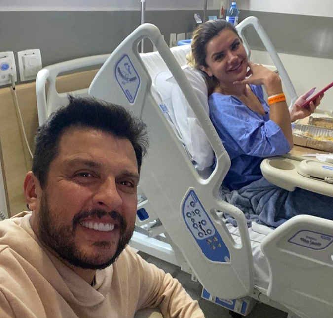 Após desmaio, Mirella Santos posa em cama de hospital e responde boatos de gravidez: <i>Não será dessa vez</i>