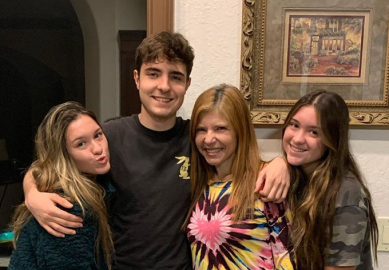 Filho de Gugu Liberato celebra aniversário de 19 anos com a família; veja!