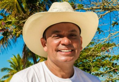 Frank Aguiar muda nome artístico para Luz Aguiar e declara: <i>- Evolução espiritual</i>