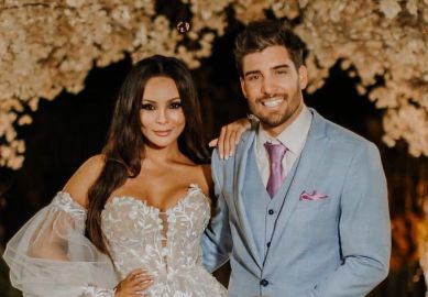 Carol Nakamura abre álbum de casamento e declara: <i>Dia mais feliz da minha vida</i>