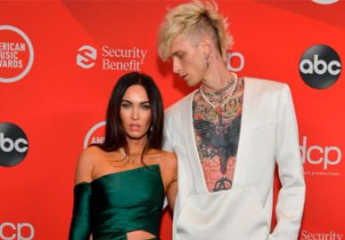 Megan Fox e Machine Gun Kelly fazem primeira aparição juntos no <i>red carpet</i>