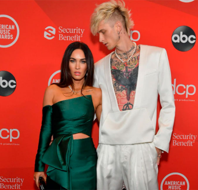 Megan Fox e Machine Gun Kelly fazem primeira aparição juntos no <i>red carpet</i>