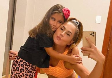 Maria Flor, filha de Deborah Secco, vai estrear como atriz ao lado da mãe em <i>Salve-se Quem Puder</i>; saiba os detalhes!