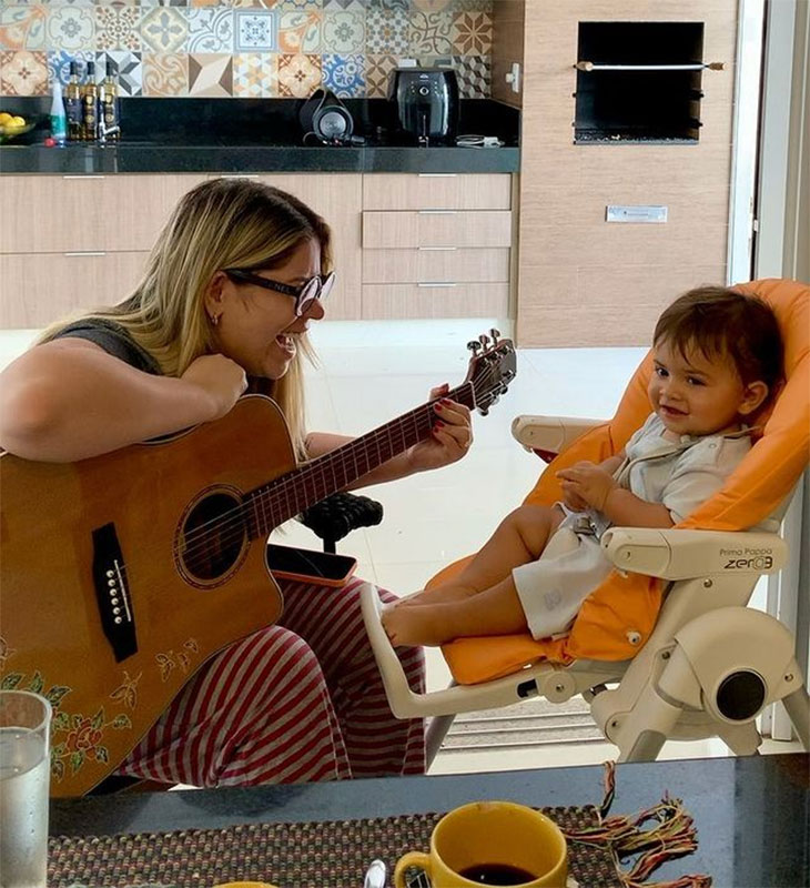 Filho de Marília Mendonça ainda não sabe sobre a morte da cantora, diz avó