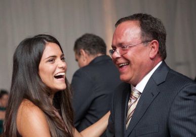 Filha de Fernando Vannucci faz homenagem póstuma ao apresentador: <i>A vida é mesmo um sopro</i>