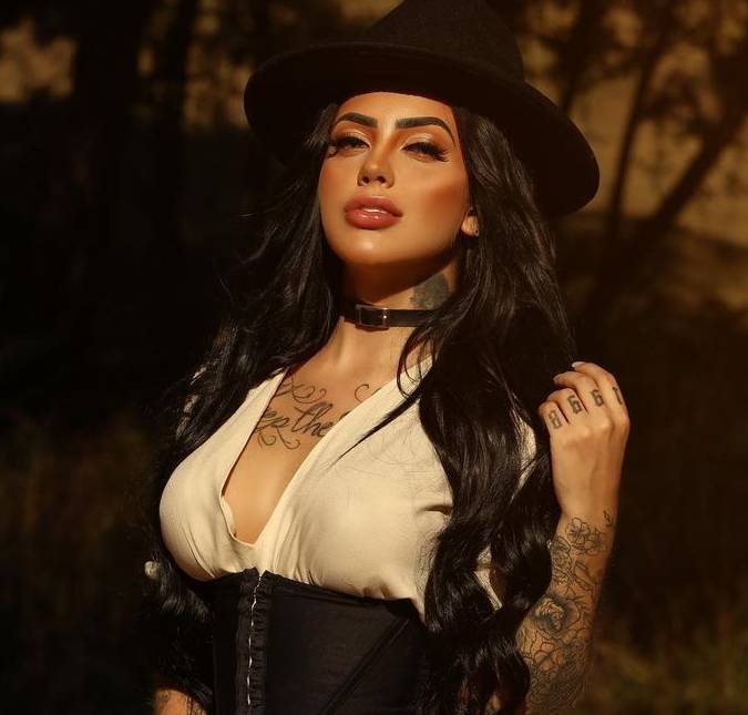 Mc Mirella diz que participantes de <i>A Fazenda 12</i> têm medo de se indispor com Jojo Todynho