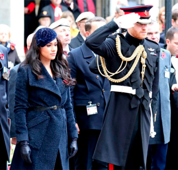 Meghan Markle e príncipe Harry informaram membros da família real sobre a perda de segundo bebê, diz revista