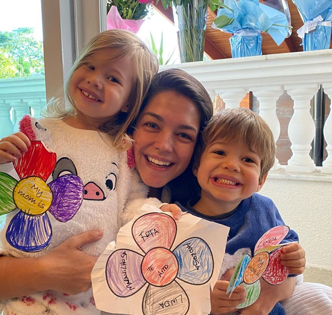 Thais Fersoza dá detalhe sobre relação com os filhos: <i>- Eu sou a que dá bronca</i>
