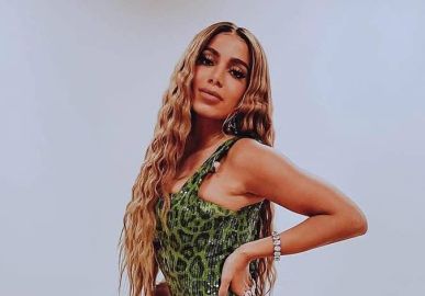 Em festival, Anitta surpreende ao fazer <i>cover</i> de Manu Gavassi e aparece sem querer falando <i>sacanagem</i>; entenda!