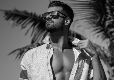 Bruno Miranda, o Borat de <i>Amor & Sexo</i>, passa por cirurgia após levar tiro: <i>Está com uma bolsa de colostomia</i>