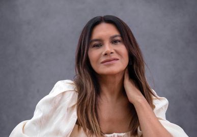 Dira Paes comenta elogios após cena sensual em <i>As Five</i>: <i>- Receber esses elogios só me envaidece</i>