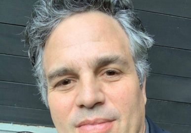 Mark Ruffalo compartilha homenagem para Chadwick Boseman no dia do aniversário do ator