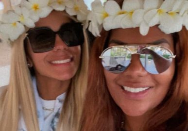 Nas Maldivas, Ludmilla se surpreende com recepção tocando sua música e fã entre os funcionários de hotel
