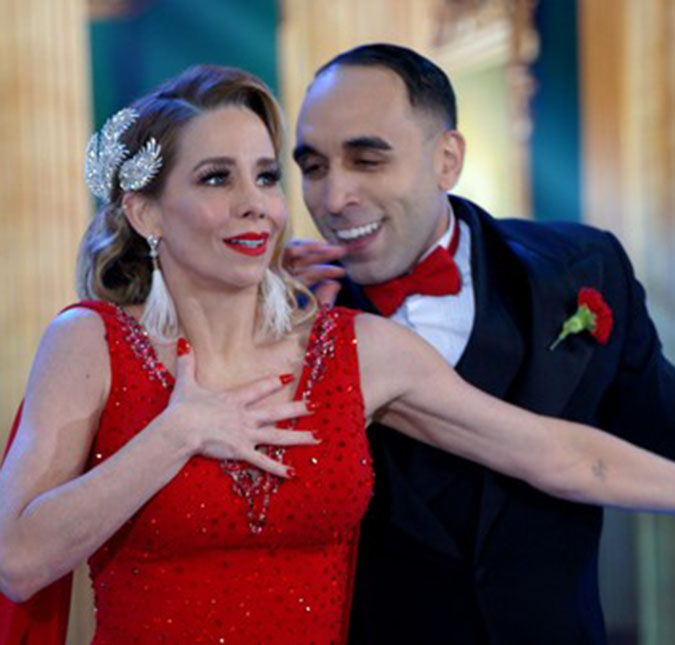 Após lesão, Danielle Winits volta ao <i>Dança dos Famosos</i>, lidera disputa e faz discurso emocionante
