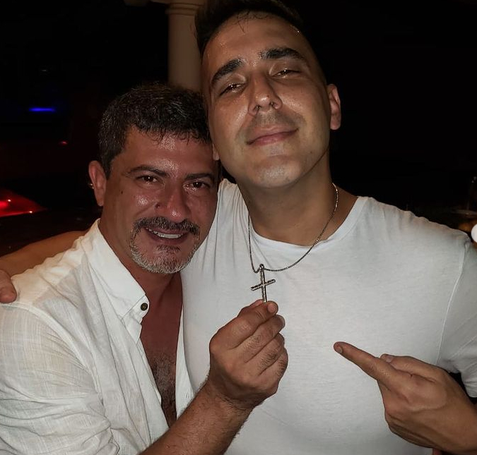 Após um mês da morte de Tom Veiga, André Marques compartilha linda homenagem