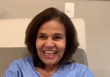 Após internação às pressas, Claudia Rodrigues está consciente e fará bateria de exames