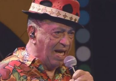 Cantor Genival Lacerda está internado com coronavírus em UTI e respira com a ajuda de aparelhos