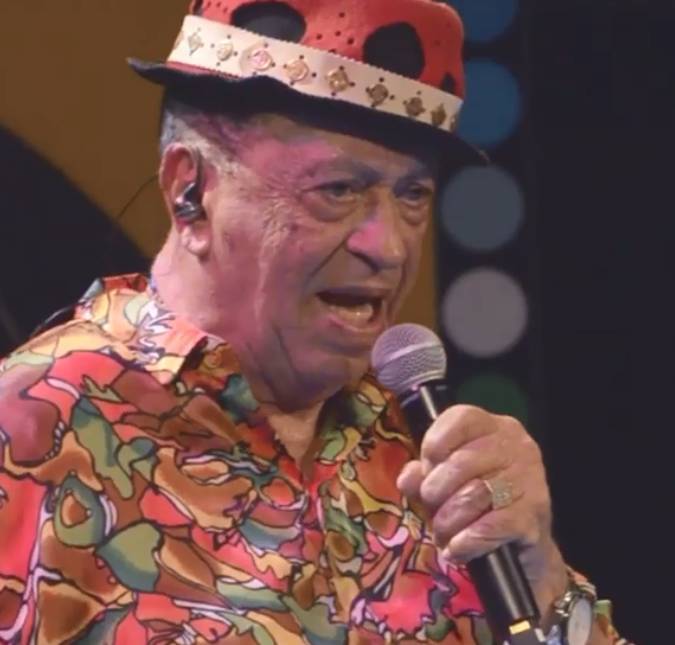 Cantor Genival Lacerda está internado com coronavírus em UTI e respira com a ajuda de aparelhos