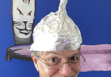 Após novos rumores do elenco do <i>BBB 21</i>, Boninho faz brincadeira em rede social: <I>Protegido de invasores</i>