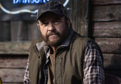 Jim Beaver admite que está animado em trabalhar com Jensen Ackles em <I>The Boys</I> e brinca sobre fim de <I>Supernatural</I>: <I>- Nós podemos voltar no ano que vem</I>