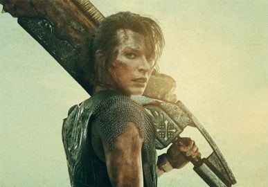 Na <I>CCXP Worlds</I>, Milla Jovovich elogia Nanda Costa em painel de <I>Monster Hunter</I>: <I>- Ela trouxe um sentimento muito bom para o personagem</I>