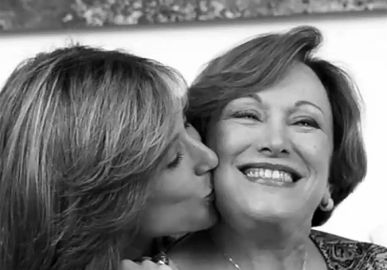 Nicette Bruno tem <I>discreta melhora</I> no quadro respiratório e Beth Goulart pede por orações: <I>- Vamos continuar mandando vibrações positivas para ela</I>