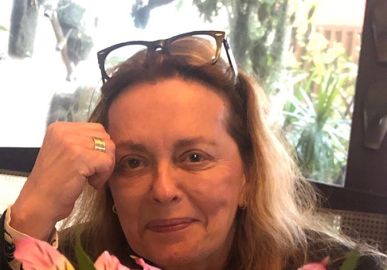 Maria Zilda critica decisão da <i>Rede Globo</i> de retomar a gravação de novelas: <i>- Mais de 20 atores com Covid-19</i>