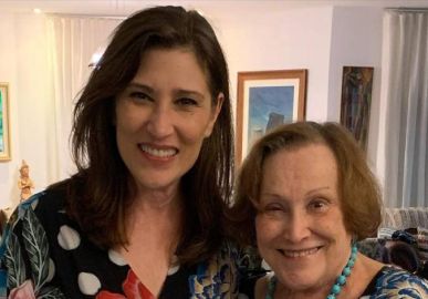 Beth Goulart, filha de Nicette Bruno, fala sobre estado de saúde da mãe: <i>- Continua firme e forte, seguindo o tratamento, resistindo</i>