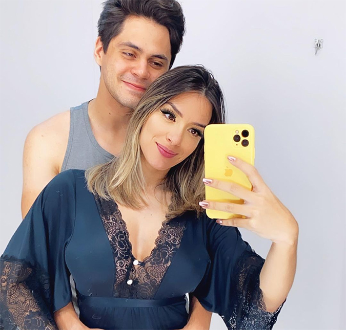 Prestes a descobrir o sexo do primeiro filho, Lucas Veloso diz que sonhou com uma menina: <I>- Já estou prevendo que serei um pai coruja</I>