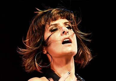 Fernanda Abreu conta como foi gravar DVD ao vivo sem público, ainda no começo da pandemia: <i>- A gente não tinha noção</i>