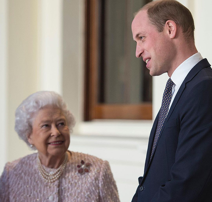 Príncipe William se despede da avó, a Rainha Elizabeth II, de maneira fofa após evento de Natal