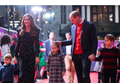 Em evento, Princesa Charlotte se recusa a segurar a mão do pai, Príncipe William, e aparece emburrada em fotos