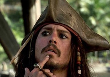 Johnny Depp teria engolido oito pílulas de ecstasy e causado quase dois milhões de reais de prejuízo para a <I>Disney</I> em <I>set</I> de <I>Piratas do Caribe</I>