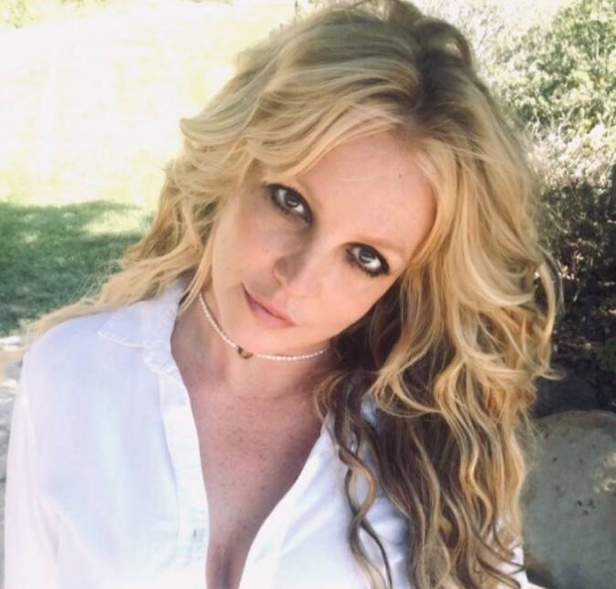 Gerente das redes sociais de Britney Spears critica teorias da conspiração dos fãs da cantora