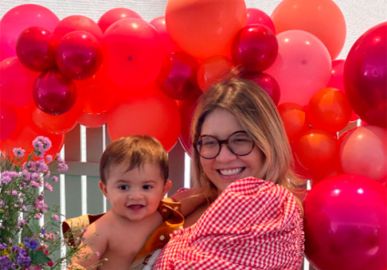 Marília Mendonça celebra aniversário do filho: <i>Nosso primeiro ano de vida</i>