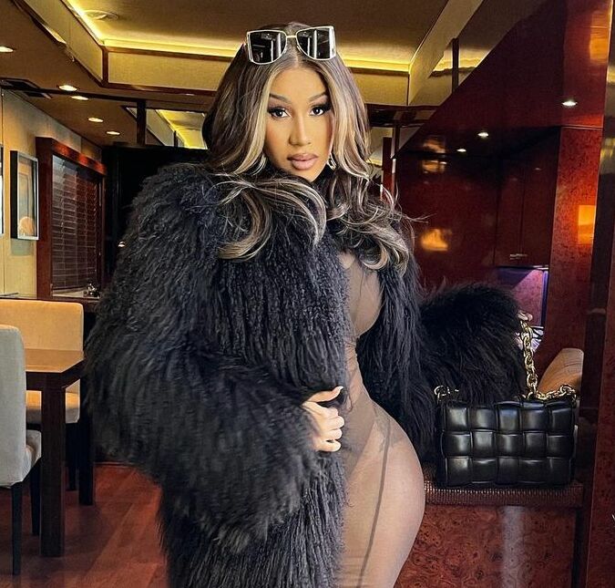 Cardi B fica chocada ao descobrir referência oculta - e sexual - em personagem de <i>Toy Story </i>; entenda!