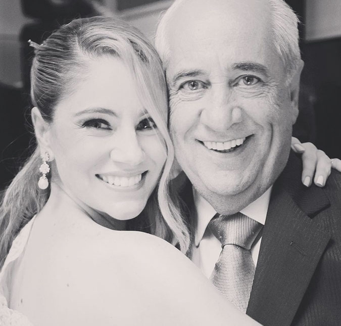 Juliana Baroni faz texto tocante depois da morte do pai: <I>O fim do meu mundo inteiro chegou hoje</i>