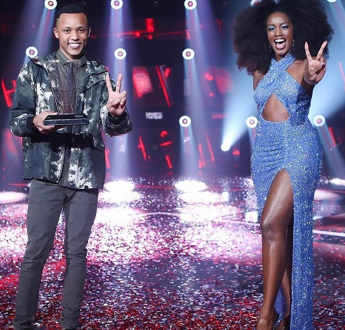 Time de Iza desbanca sequência de vitórias do time de Michel Teló e vence o <I>The Voice Brasil</i>, saiba mais!