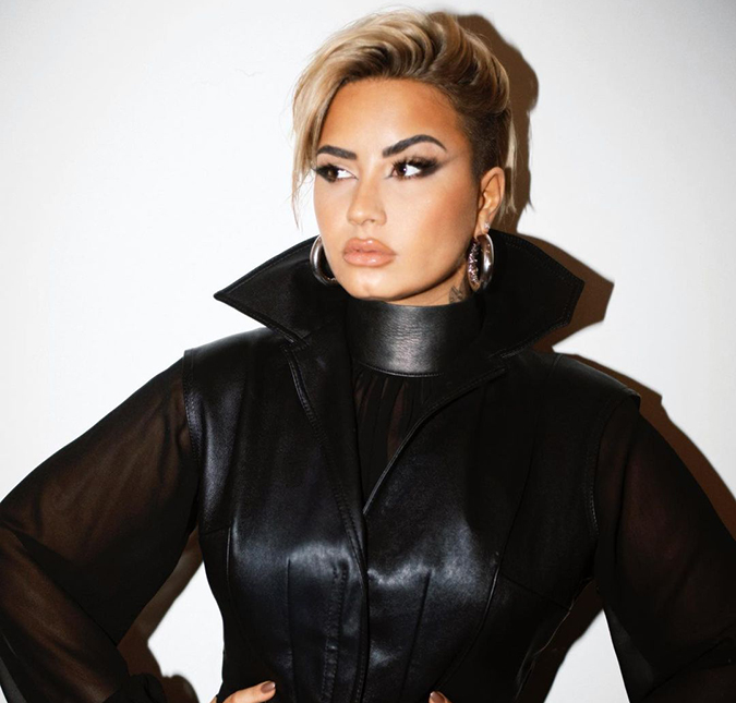 Demi Lovato posta fotos de sua estrias e comemora superação de distúrbio alimentar: <i>Um lembrete para quem acha que não é possível</i>