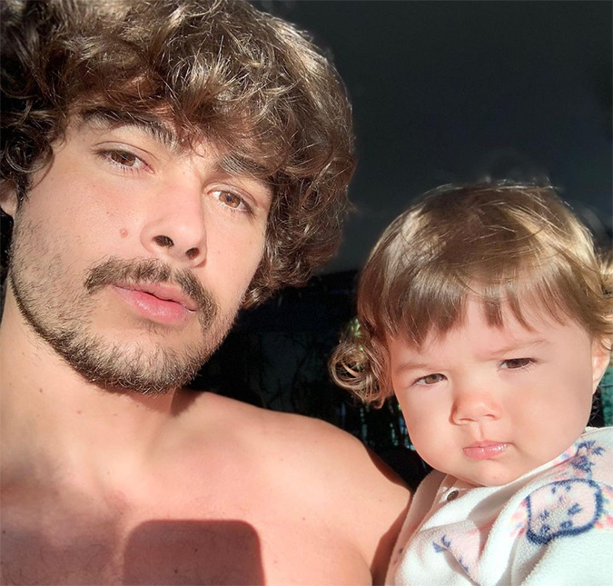 Rafael Vitti faz truque de mágica e impressiona Clara Maria; veja a reação da pequena!