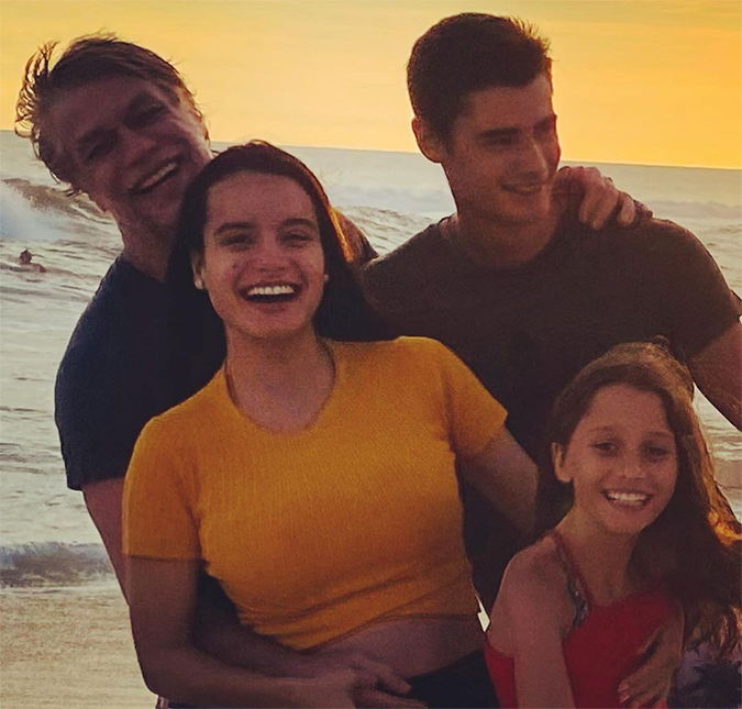 Família linda! Fábio Assunção posa com os filhos e a esposa grávida em foto rara