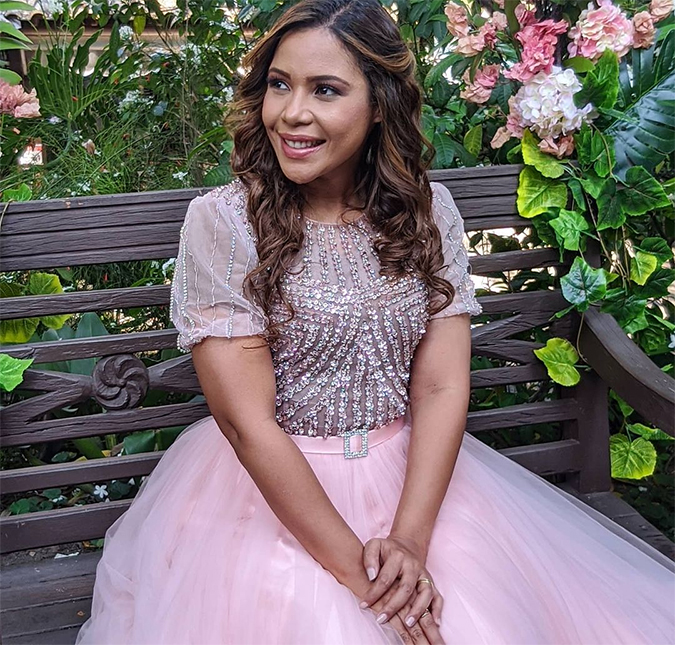 Cantora gospel Amanda Wanessa movimenta mãos e pés após diminuição de sedativos